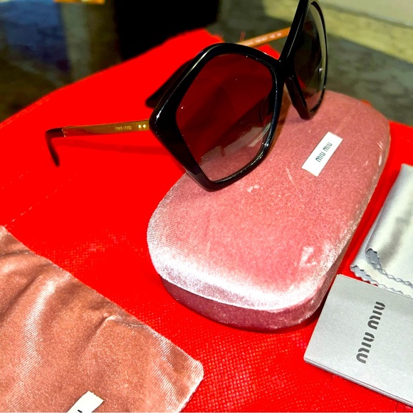 MIU MIU Pentagon SMU 11N 57014 1AB0A7 Black Gold / Grey Gradient Sunglasses Wmns - Picture 2 of 16